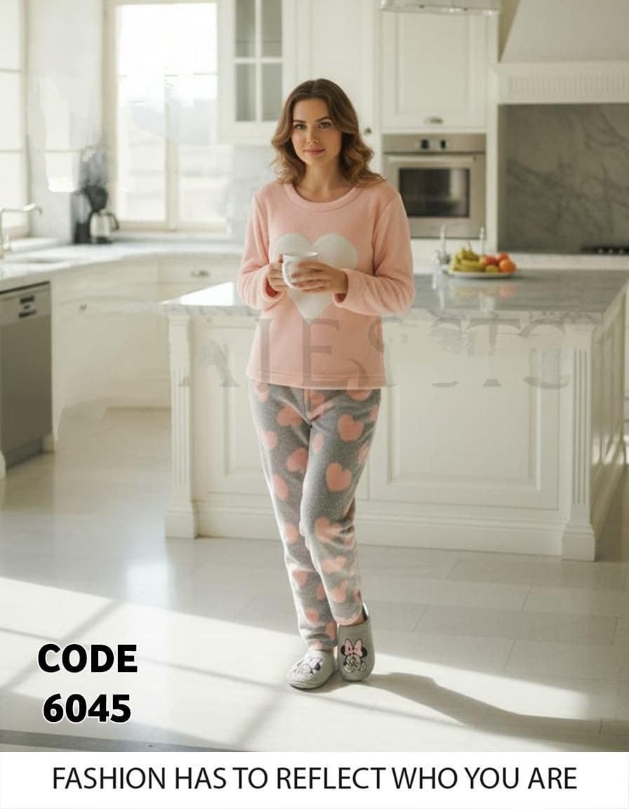 بيجامه قطيفة هايدى