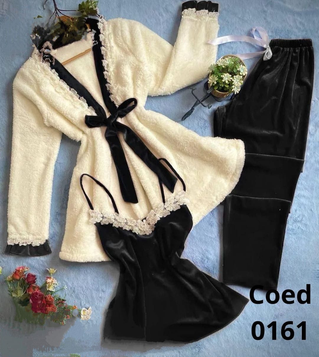 طقم من 3 قطع قطيفه