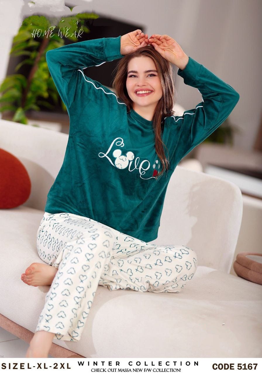 طقم بيجامه قطعتين قطيفه