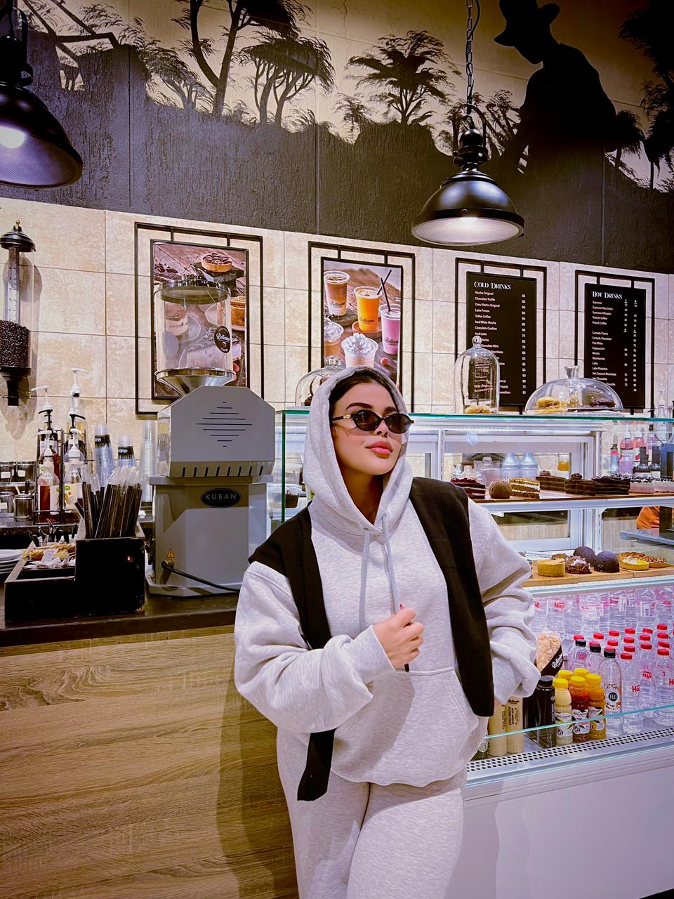 هودي "الدفء العصري" - Oversize Hoodie