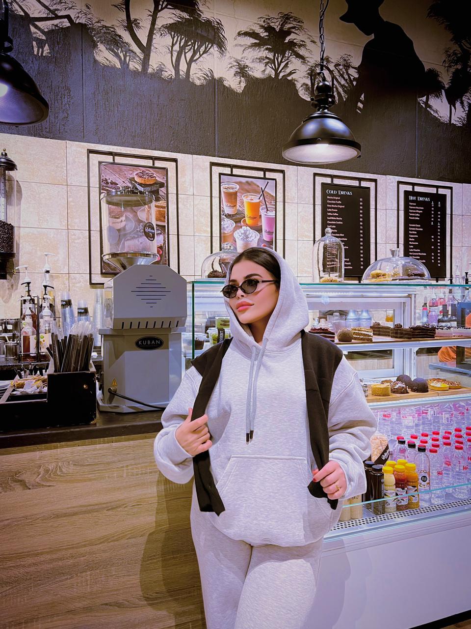 هودي "الدفء العصري" - Oversize Hoodie