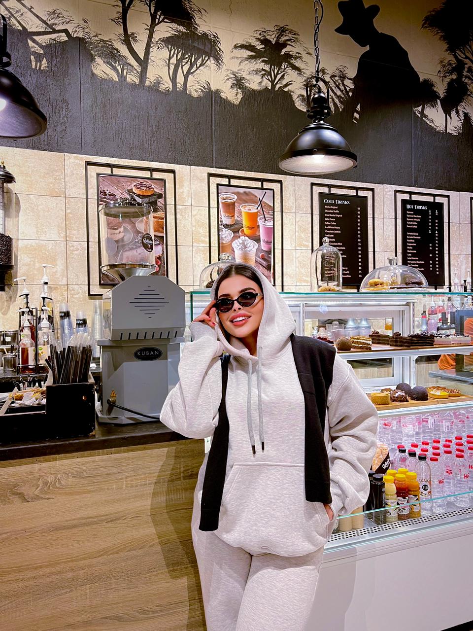 هودي "الدفء العصري" - Oversize Hoodie